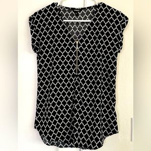 Express black and white top with gold zipper, XS